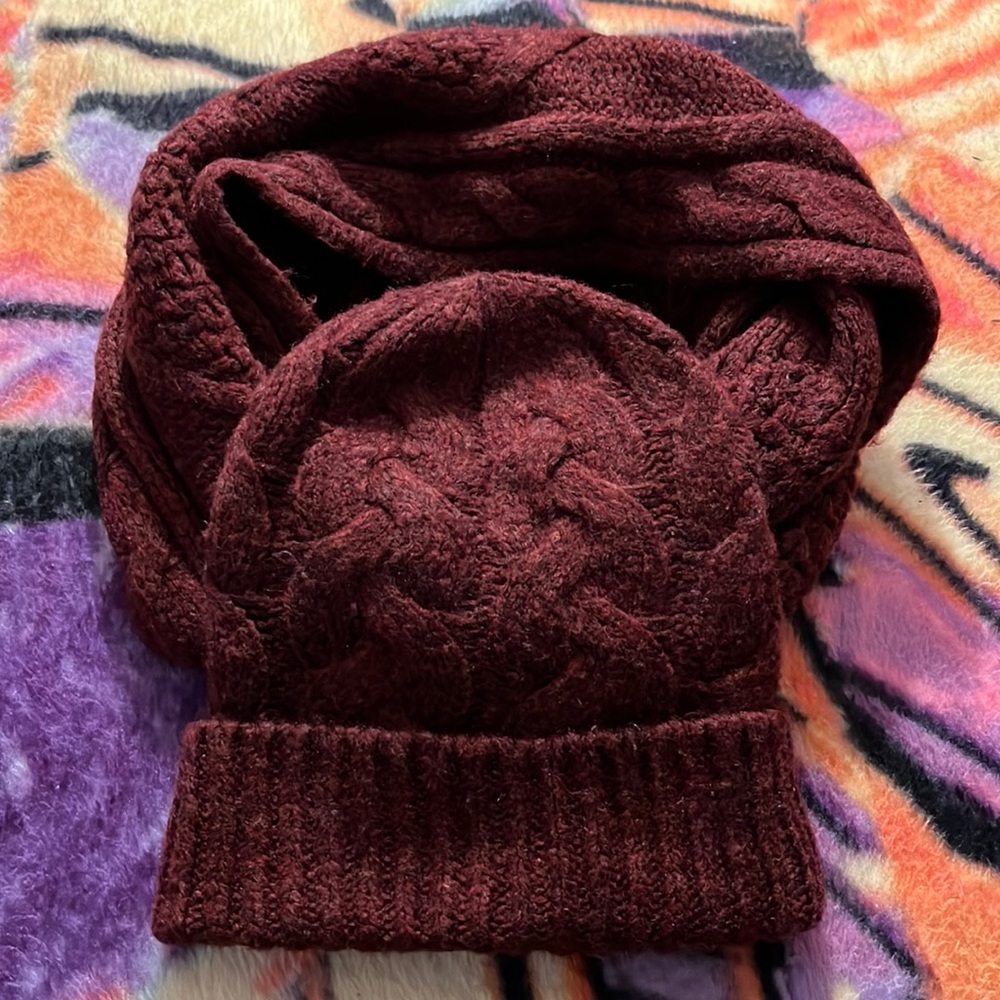Hat and scarf set